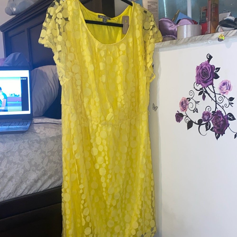 Roz & Ali Yellow dress with lace overlay
